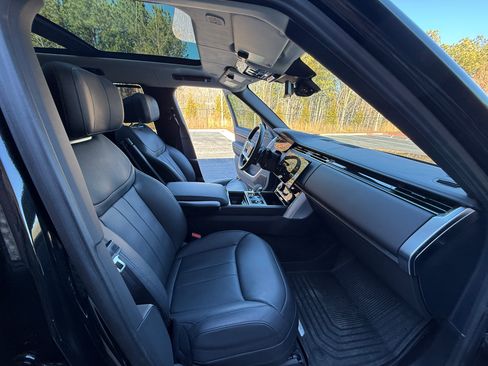 Used 2023 Land Rover Range Rover First Edition image 15
