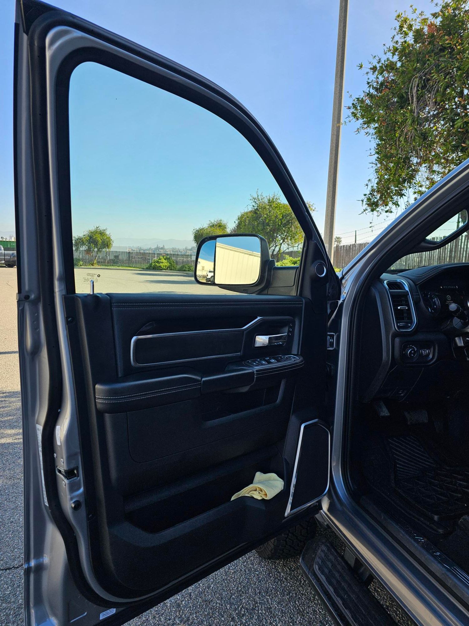 Used 2022 RAM 3500 Laramie AWD/4WD image 15