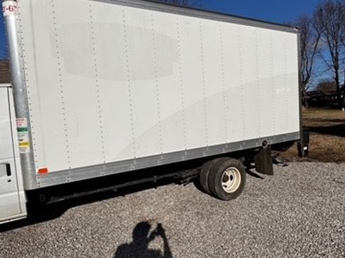 Used 2019 Ford E-450 and Econoline 450 Super Duty w/ Power Windows & Locks Group image 8