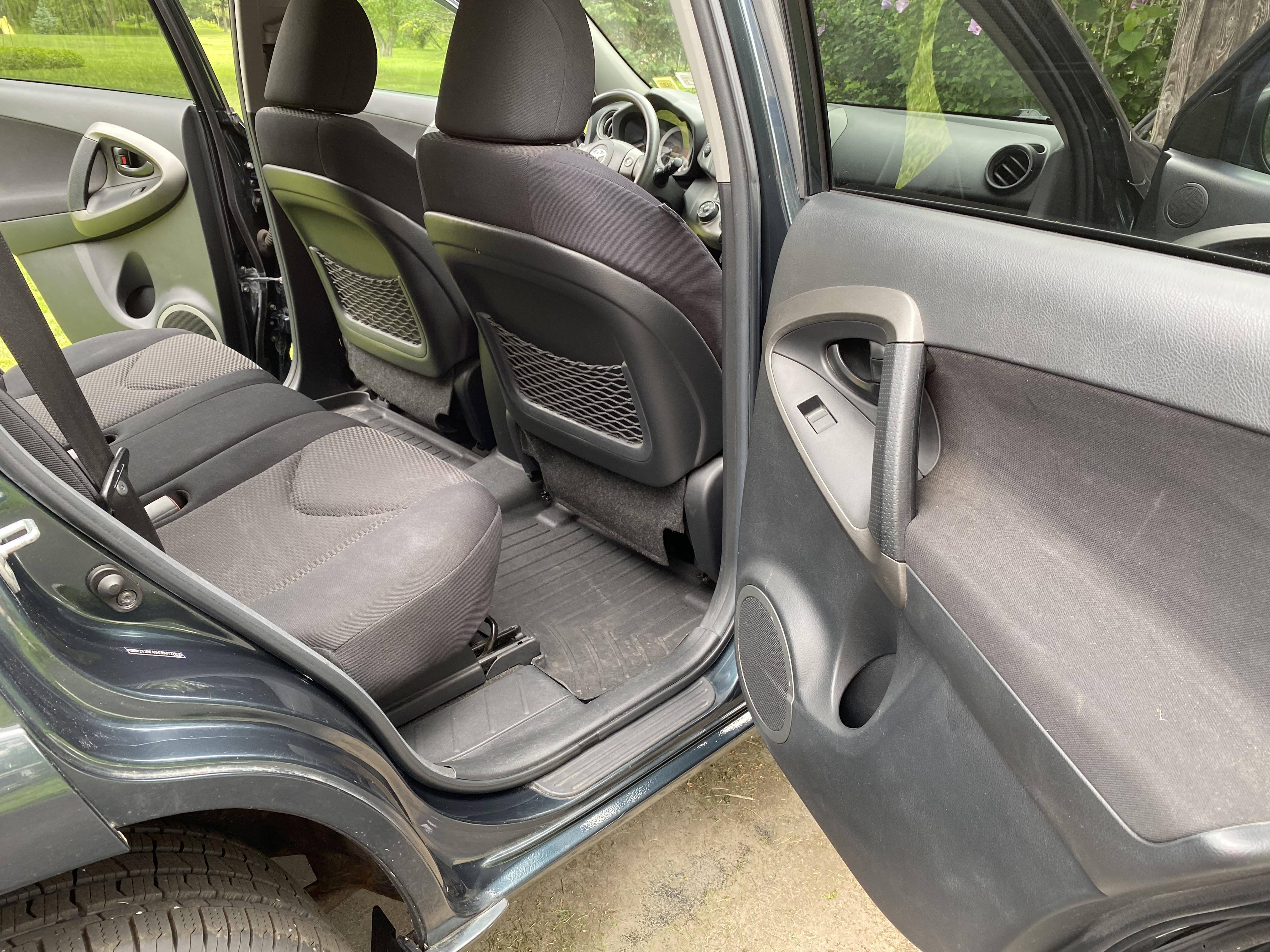 Used 2011 Toyota RAV4 Sport w/ Sport Extra Value Pkg AWD/4WD image 8
