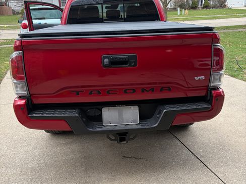 Used 2021 Toyota Tacoma TRD Sport w/ TRD Premium Sport Package image 2