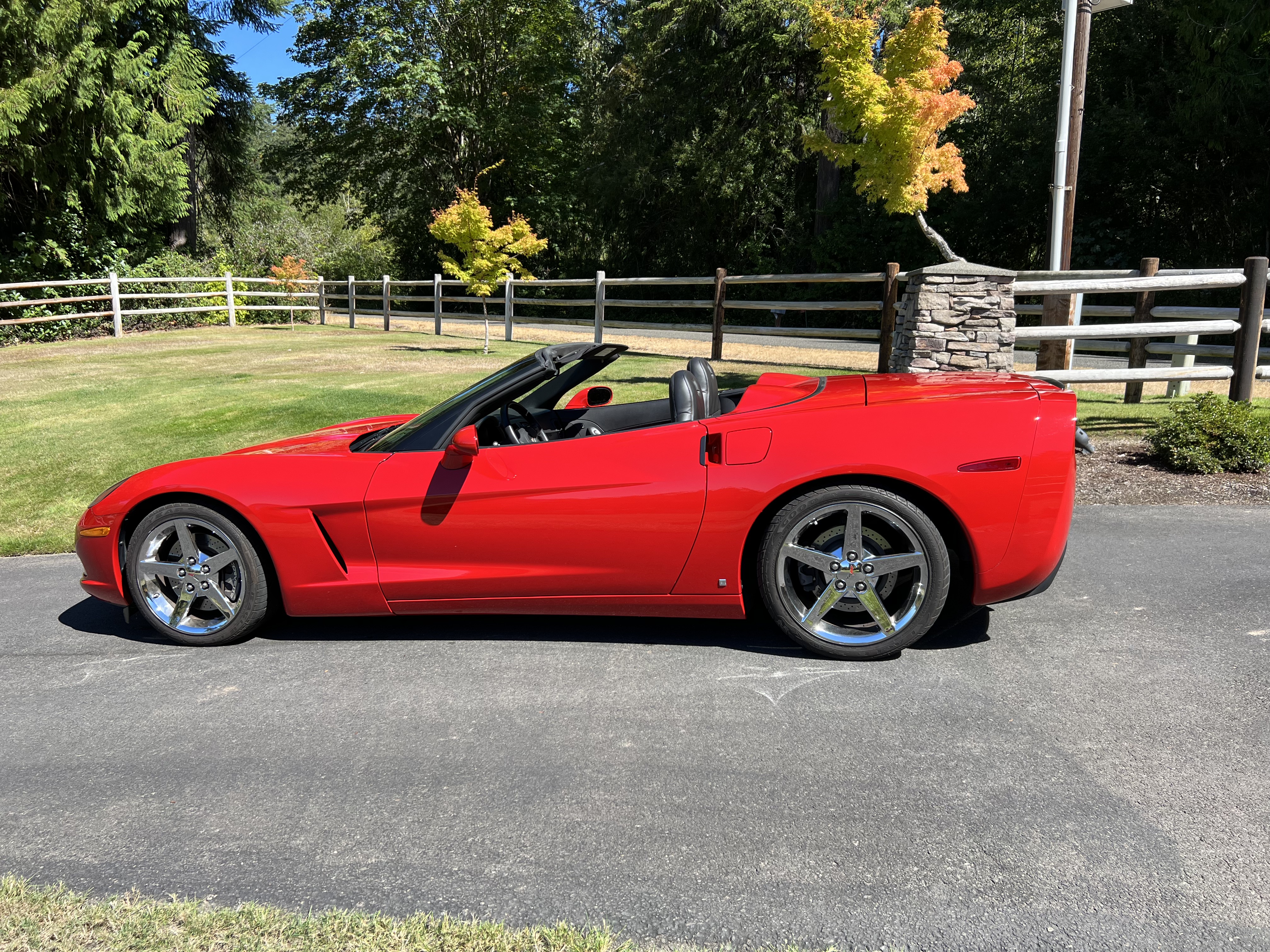 Used 2007 Chevrolet Corvette Convertible w/ Preferred Equipment Group RWD image 4