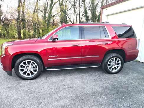Used 2017 GMC Yukon Denali image 1