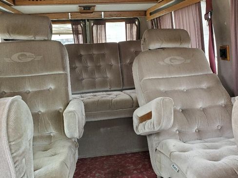 Used 1994 Chevrolet G20 image 8