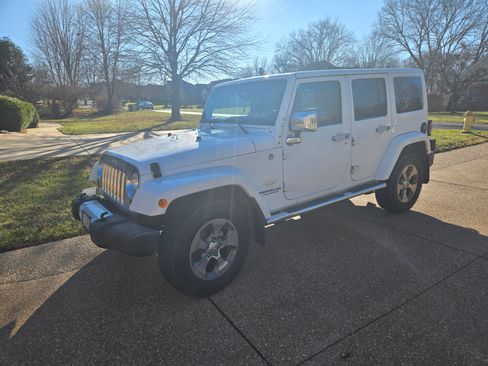 Used 2012 Jeep Wrangler Unlimited Sahara w/ Mopar Chrome Edition Group image 6