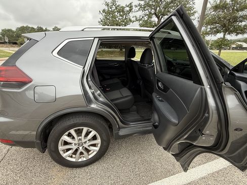 Used 2018 Nissan Rogue SV FWD image 10