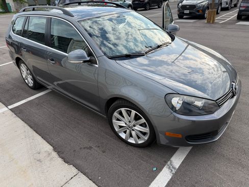 Used 2011 Volkswagen Jetta TDI FWD image 2