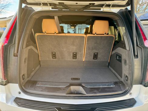 Used 2022 Cadillac Escalade Sport image 16