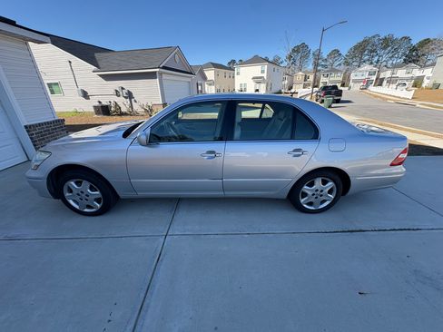 Used 2004 Lexus LS 430 image 5