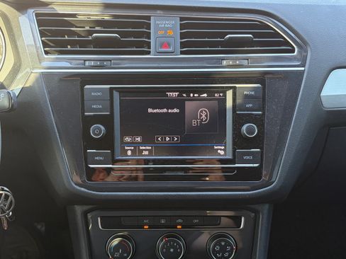 Used 2021 Volkswagen Tiguan S FWD image 18