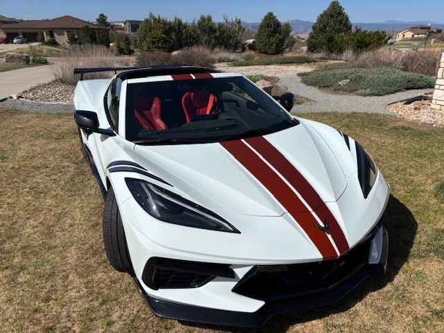 Used 2021 Chevrolet Corvette Stingray Coupe w/ Engine Appearance Package RWD image 11