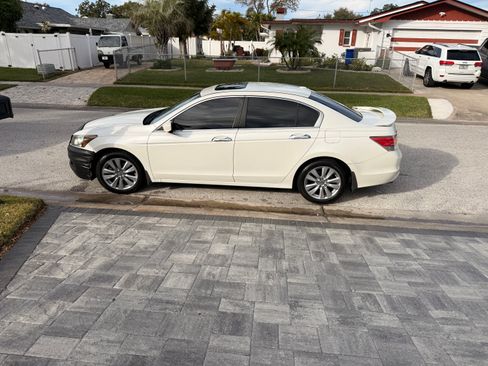 Used 2011 Honda Accord EX-L image 29