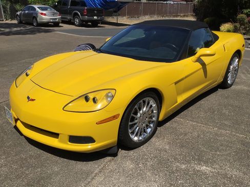Used 2006 Chevrolet Corvette Convertible w/ Performance Package RWD image 14