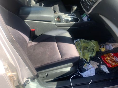 Used 2016 Nissan Altima 2.5 SR w/ LED Appearance Package image 9