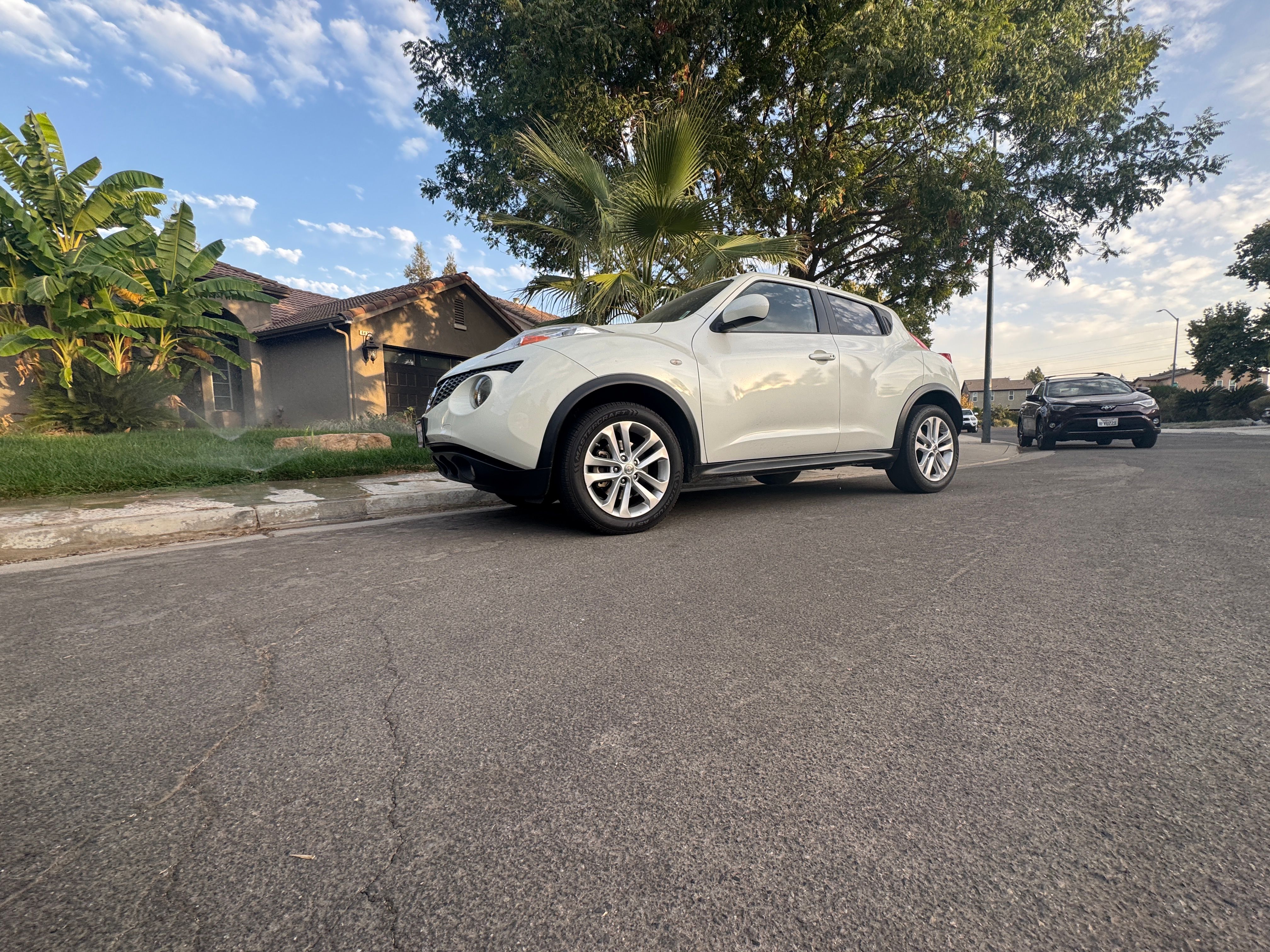 Used 2012 Nissan Juke SL FWD image 14