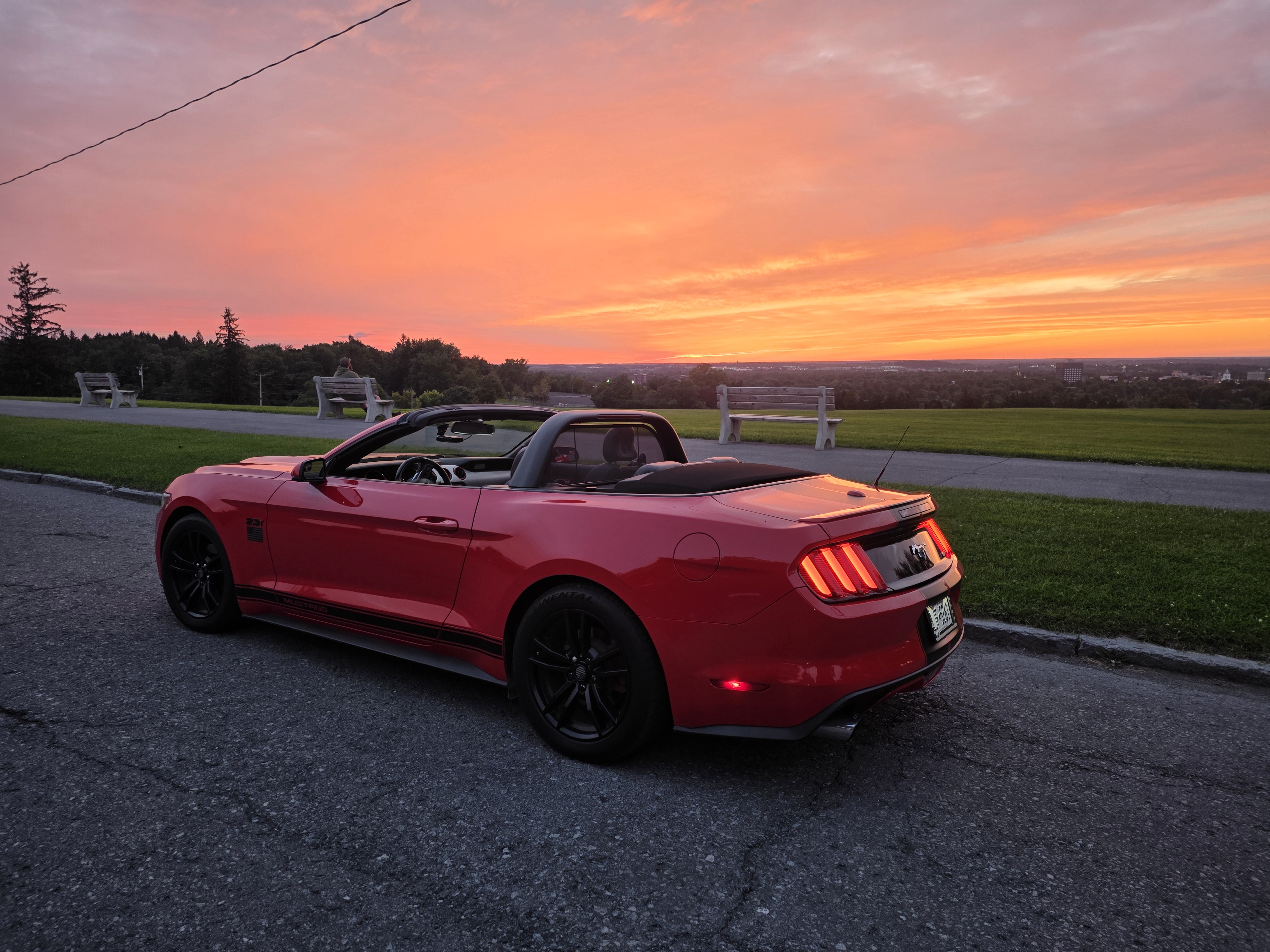 Used 2015 Ford Mustang Premium RWD image 5