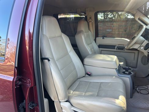 Used 2008 Ford F250 Lariat image 9