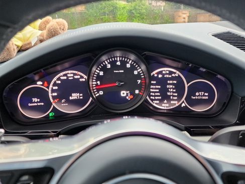 Used 2023 Porsche Cayenne Platinum Edition image 15