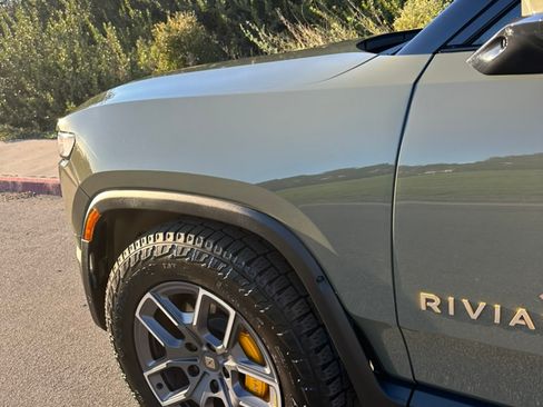 Used 2023 Rivian R1T Launch Edition image 10
