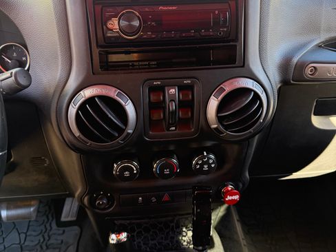 Used 2015 Jeep Wrangler Unlimited Sport w/ Quick Order Package 24S image 11