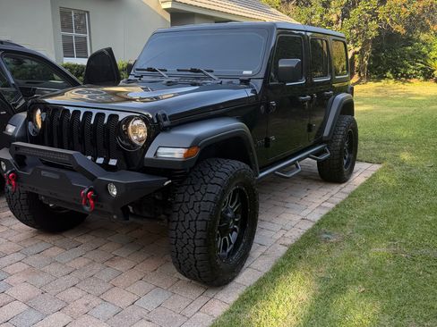 Used 2023 Jeep Wrangler Unlimited Sport image 2