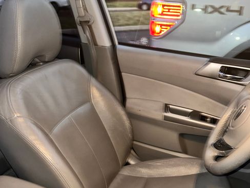 Used 2009 Subaru Forester 2.5X Limited image 13