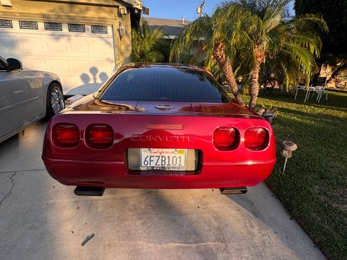 Used 1994 Chevrolet Corvette Coupe image 4