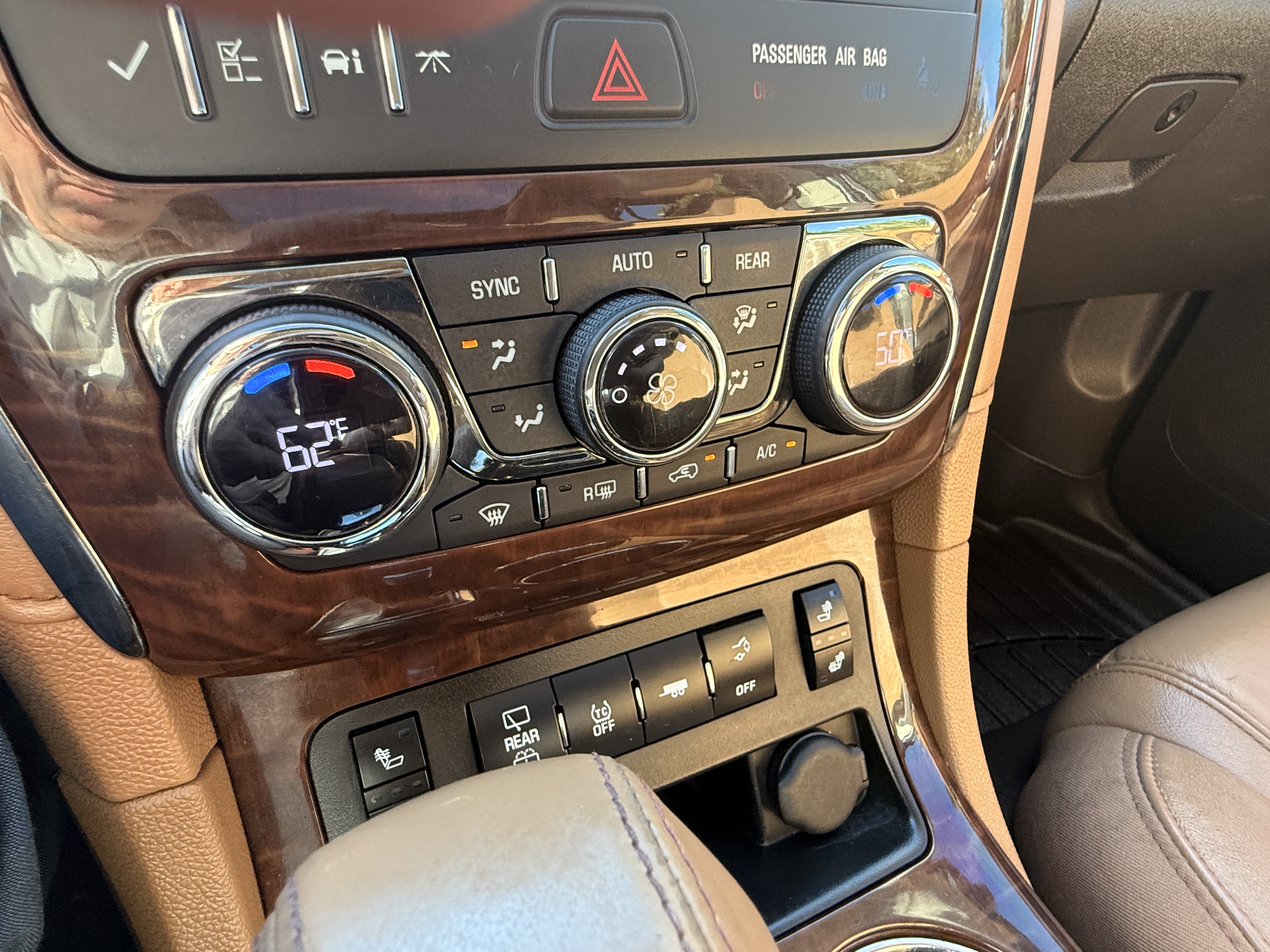 Used 2013 Buick Enclave Leather w/ Trailering Provision Package FWD image 6