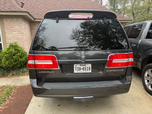 Used 2007 Lincoln Navigator 4WD image 8