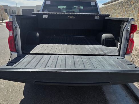 Used 2022 Chevrolet Silverado 1500 Custom image 13