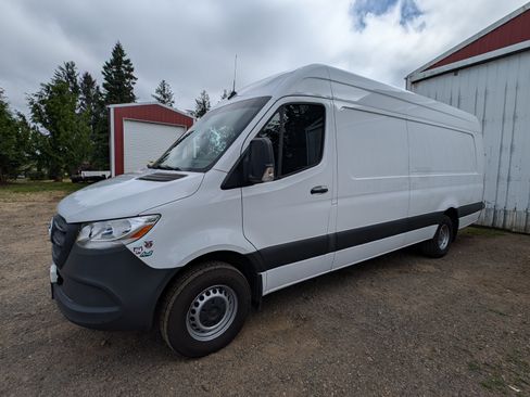 Used 2022 Mercedes-Benz Sprinter 3500 image 5