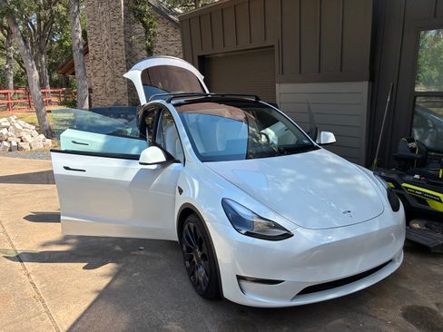 Used 2023 Tesla Model Y Performance AWD/4WD image 13