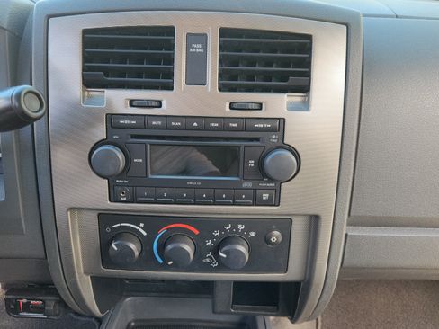 Used 2006 Dodge Dakota SLT image 13