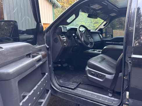 Used 2015 Ford F250 Platinum w/ FX4 Off-Road Package image 14
