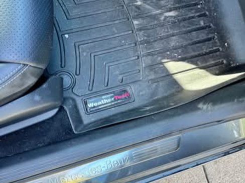 Used 2017 Mercedes-Benz C 300 4MATIC Sedan image 9