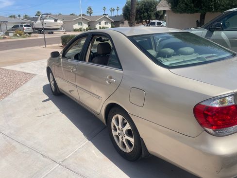 Used 2005 Toyota Camry XLE image 6