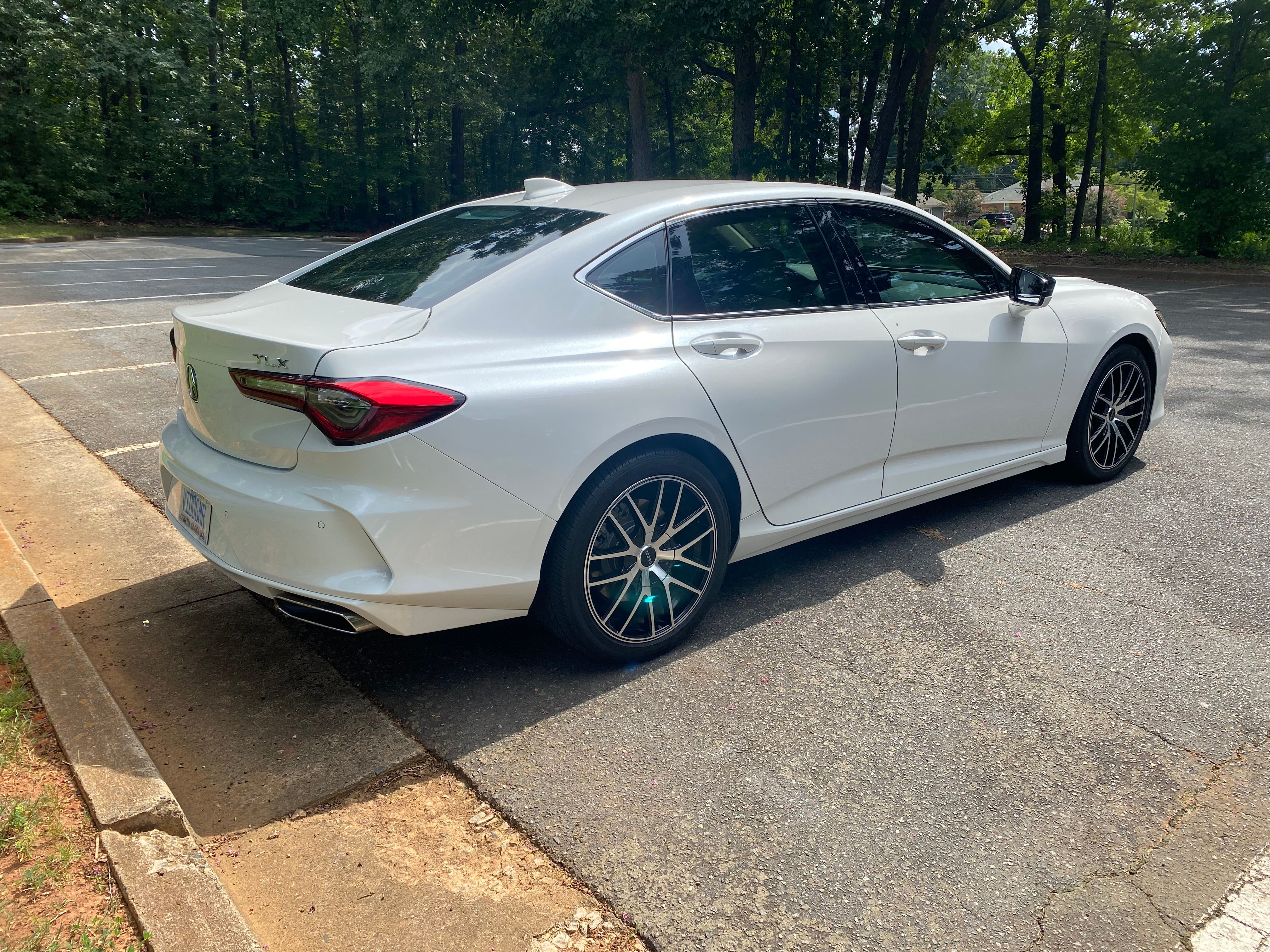 Used 2022 Acura TLX w/ Technology Package FWD image 12