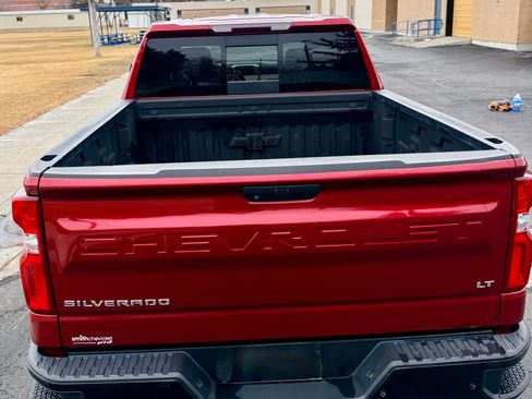 Used 2019 Chevrolet Silverado 1500 LT Trail Boss image 10