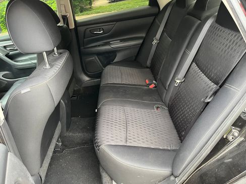 Used 2017 Nissan Altima 2.5 S FWD image 9