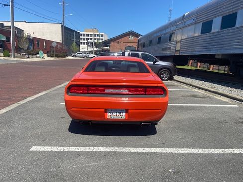 Used 2009 Dodge Challenger R/T image 4