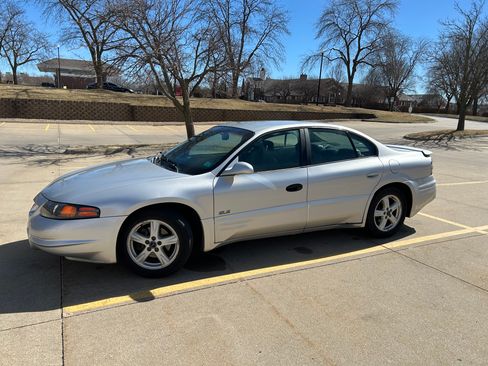 Used 2002 Pontiac Bonneville SLE w/ Heat & Seat Pkg image 1