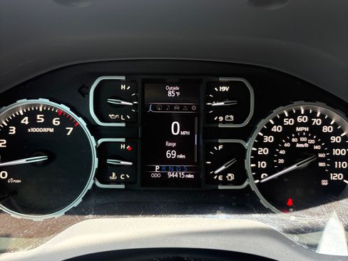 Used 2019 Toyota Tundra Limited AWD/4WD image 16