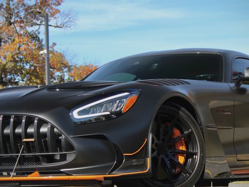 Used 2021 Mercedes-Benz AMG GT Black Series image 32