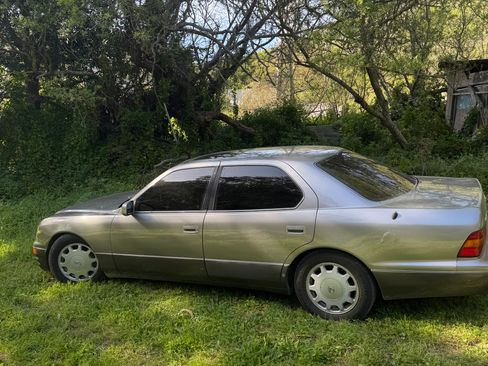 Used 1997 Lexus LS 400 RWD image 11