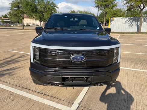 Used 2022 Ford F150 Lightning Platinum AWD/4WD image 10