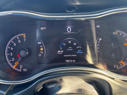 Used 2015 Jeep Grand Cherokee Limited image 13