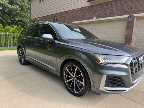 Used 2022 Audi SQ7 Premium Plus w/ SQ7 Executive Package AWD/4WD image 5