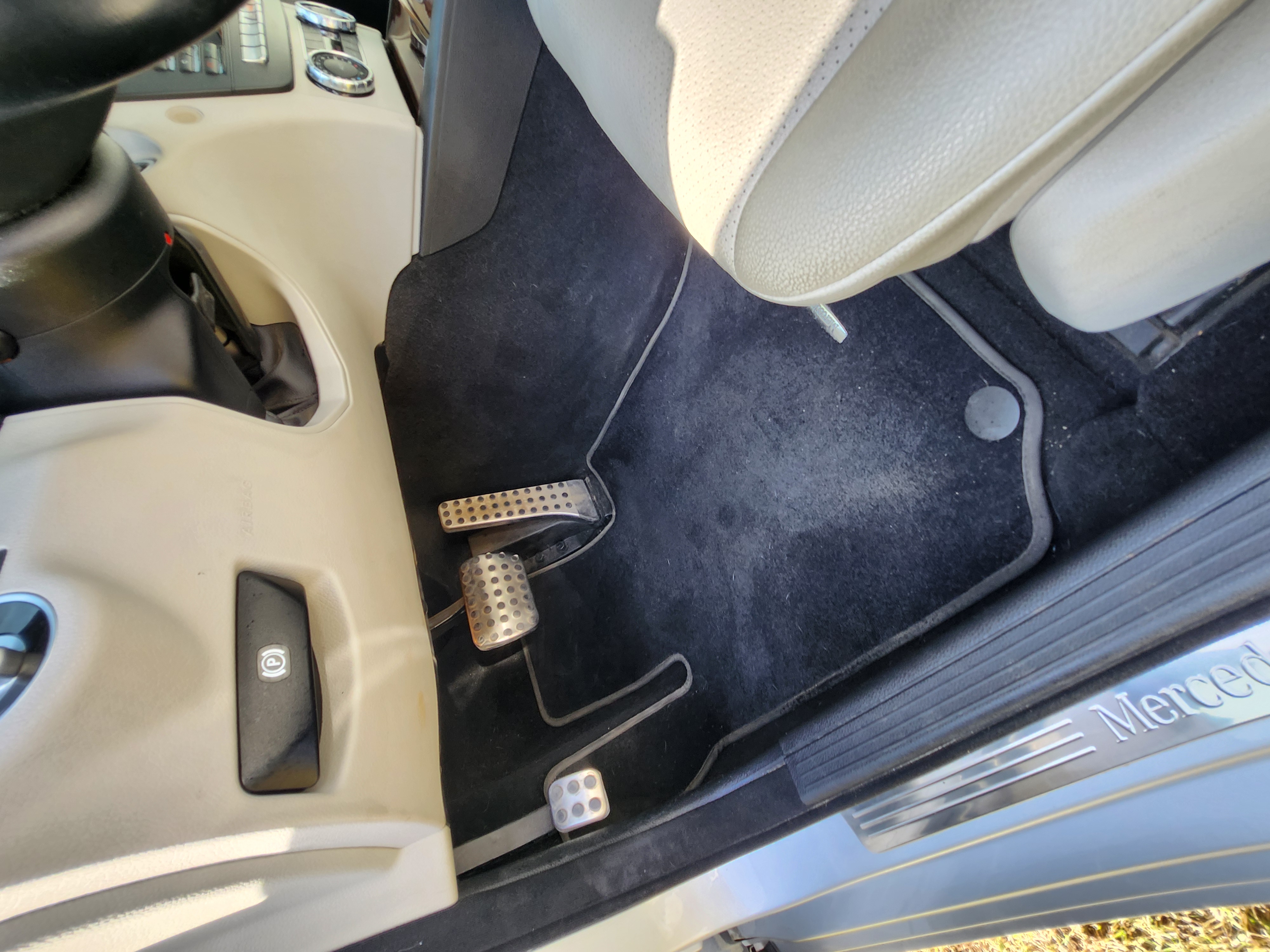 Used 2012 Mercedes-Benz C 250 Sedan image 10