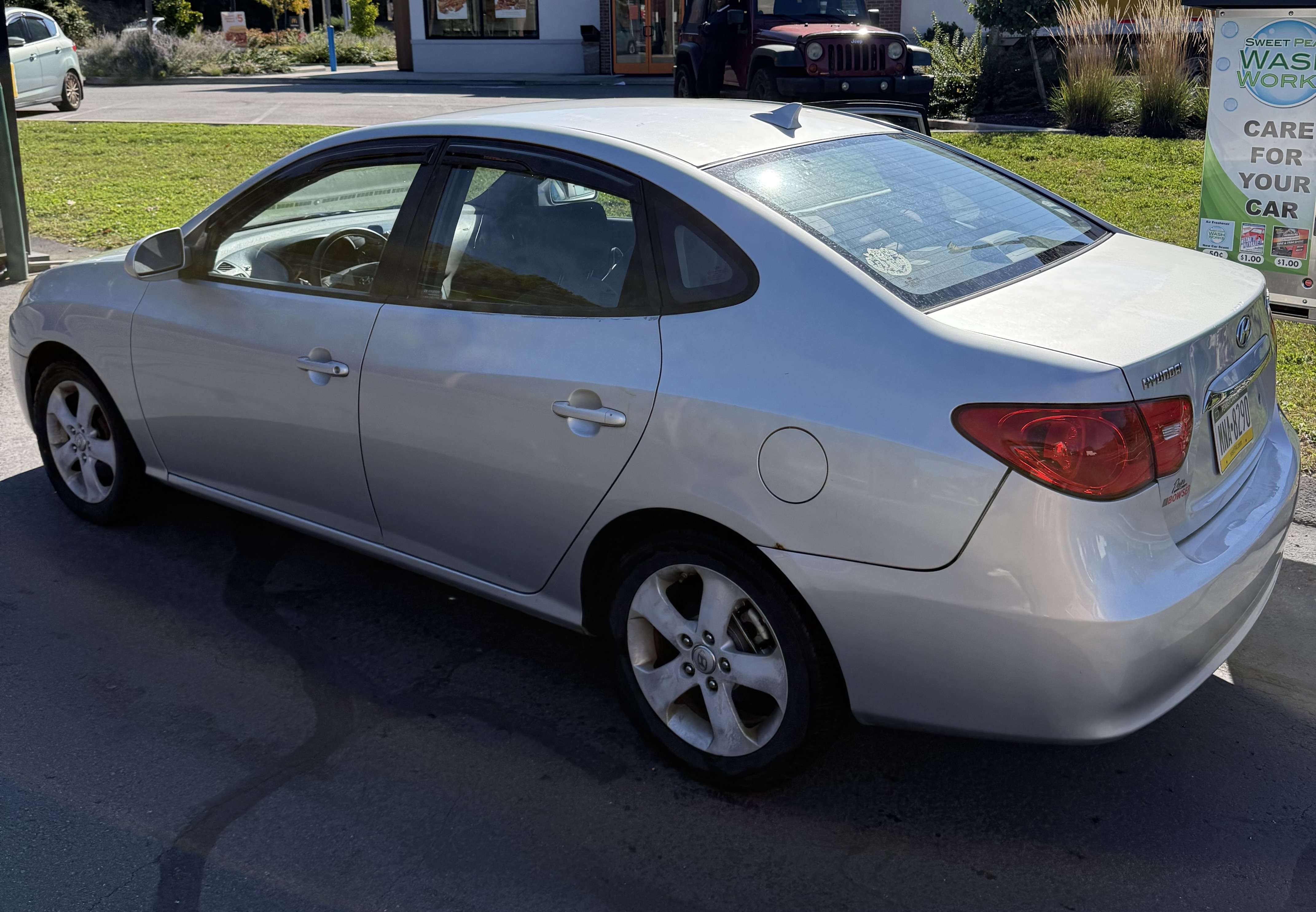 Used 2010 Hyundai Elantra SE FWD image 4