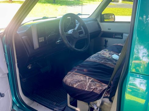 Used 1993 Chevrolet Silverado 1500 2WD Regular Cab image 9